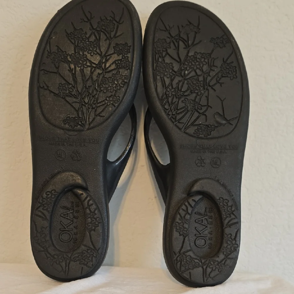 OKA b. Black Women's Sandals with Floral Accent. Size ML - Picture 9 of 16